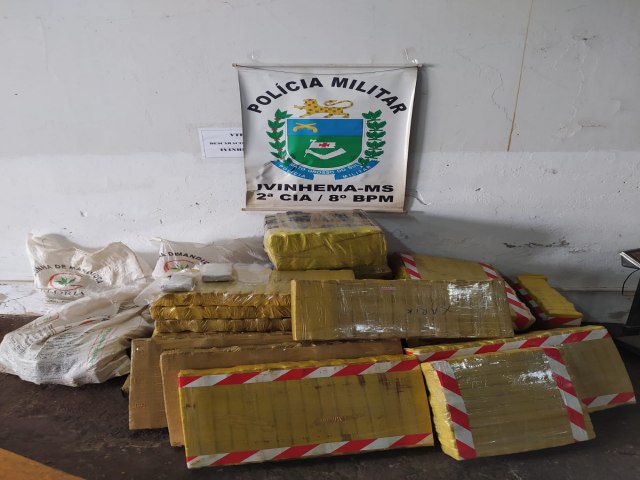 Polcia Militar prende homem transportando mais de 400 quilos de maconha em Ivinhema