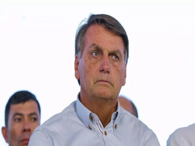 Brasil 'Bolsonaro pretendia esconder alvos da PF no Alvorada', diz Mauro Cid em delao Ex-presidente teria tentado abrigar dois blogueiros na residncia oficial Agncia Estado | 31/10/2023