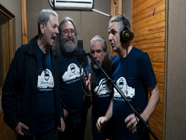 A banda Boca do cu volta a gravar depois de mais de 40 anos.