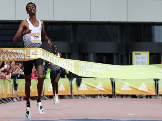 Kejelcha quebra recorde mundial de meia maratona em Valncia