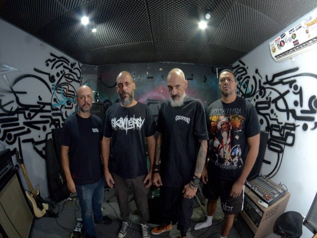 Siegrid Ingrid revisita �Skeletons Of Society� do Slayer em releitura intensa e fiel ao cl�ssico do thrash metal