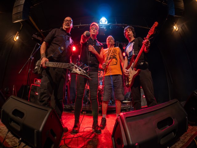 Novo �lbum do C�lera chega � cole��o 