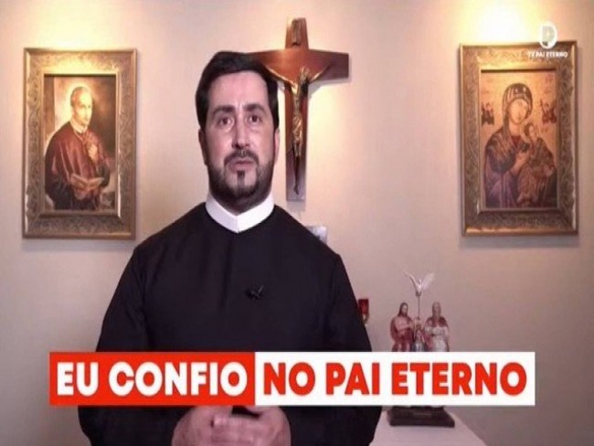 Aps escndalo envolvendo Padre Robson, TV cria campanha 'Eu confio no Pai eterno'.