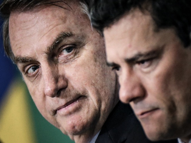 Tenha dignidade para se demitir, disse Bolsonaro a Srgio Moro em mensagem obtida pela PF.