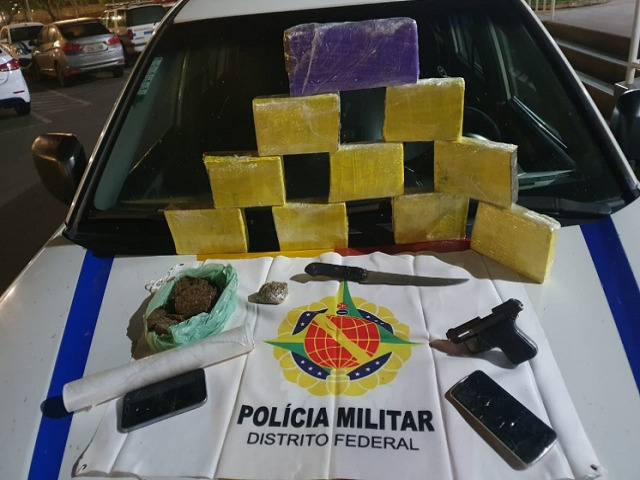 PMDF apreende adolescente com pistola e 5kg de maconha. S isso!