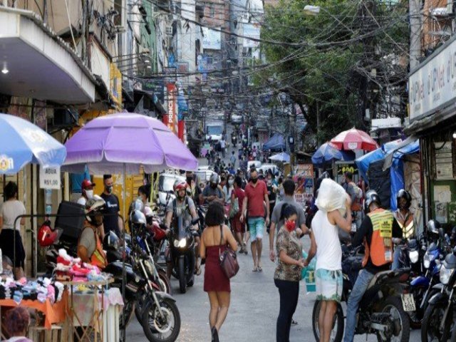 Complicado! Favelas do Rio tm mais de 10 mil casos de Covid-19 confirmados, segundo o Voz das Comunidades.