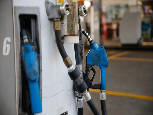 E tome aumento! Aumento de 7,6% da gasolina preocupa motoristas e donos de postos, diz sindicato.