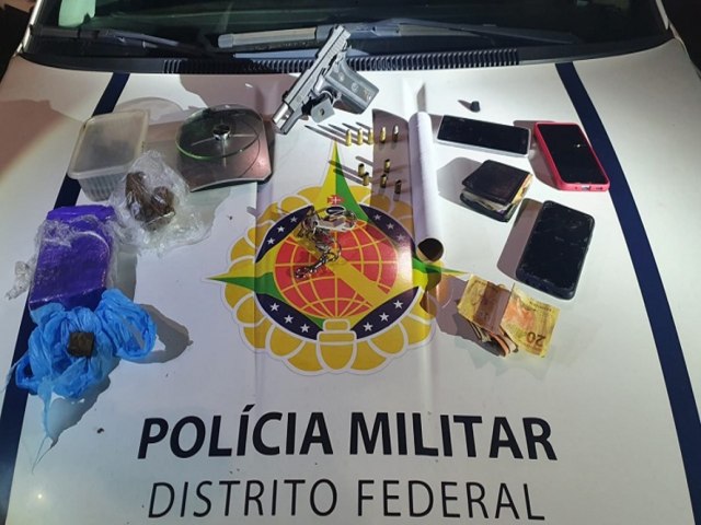 Parabns STIVES. PMDF prende cinco homens e uma mulher por trfico de drogas, disparo de arma de fogo e desacato.