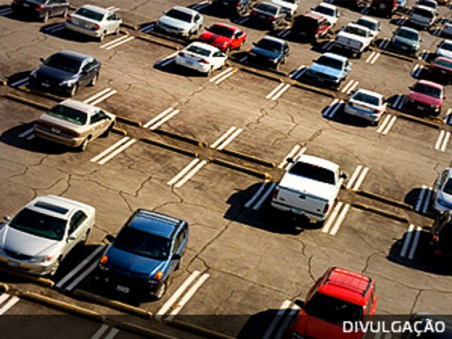 Pau na moleira! Supermercado deve indenizar vtima de sequestro-relmpago em estacionamento.