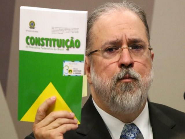 Acorda Aras!  Voc precisa enquadrar o omisso presidente do Senado, Rodrigo Pacheco.