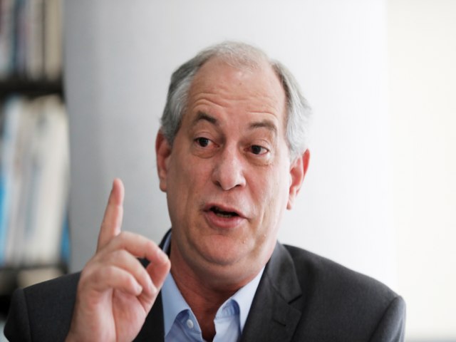 Lombrou! Segundo turno ser entre mim e Lula, pois Bolsonaro nem estar na eleio, diz Ciro.