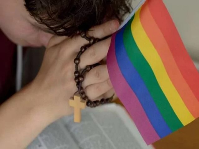 Uma PAPISA na Igreja Catlica? Movimento LGBT avana, quer pautar a Igreja Catlica e pressiona pela indicao de 