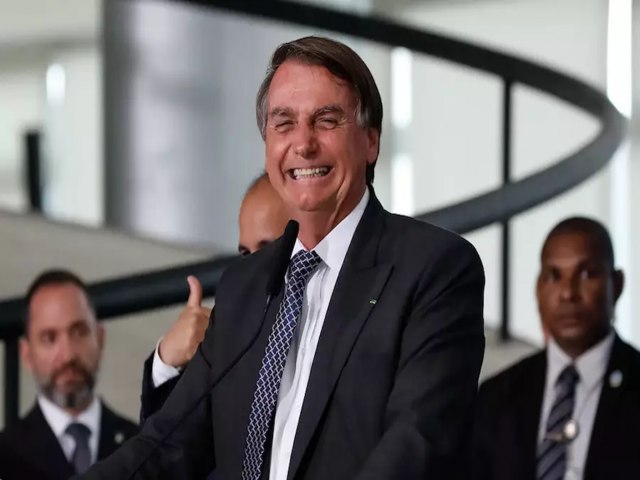 Ajuda muita gente! MP de Bolsonaro garante pagamento de Auxlio Brasil de R$ 400,00 j nesta sexta-feira.