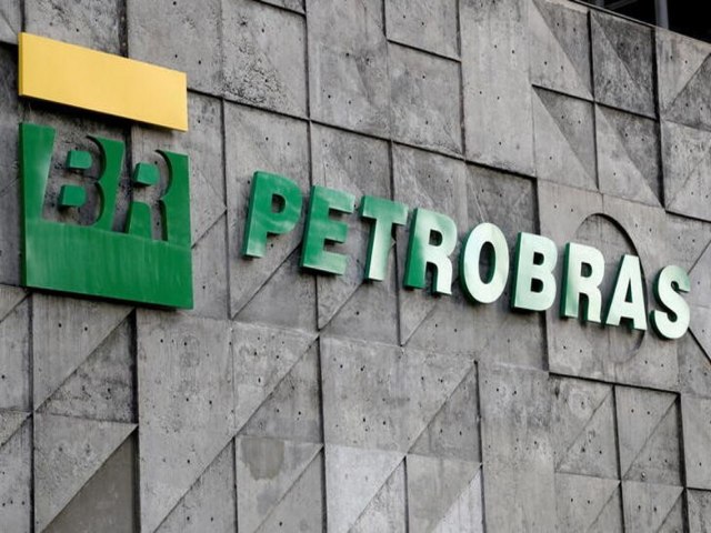 S o que faltava! Petrobras paga dvida do PT.