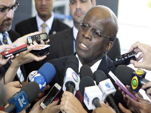 Acordou! Joaquim Barbosa no acredita na vitria de Lula.