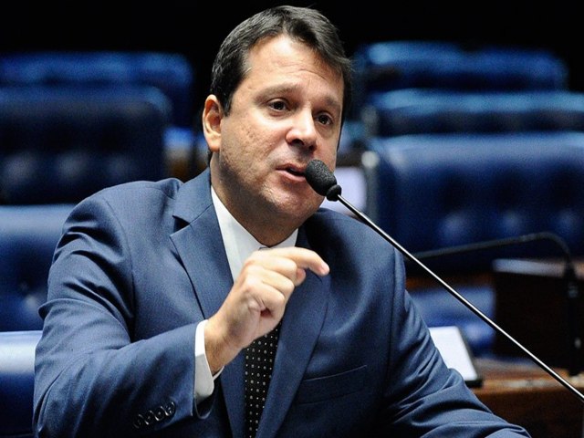 No DF a chapa t esquentando. Eleies 2022.  Reguffe se filia ao Unio Brasil. Agora  Ibaneis X Reguffe. 