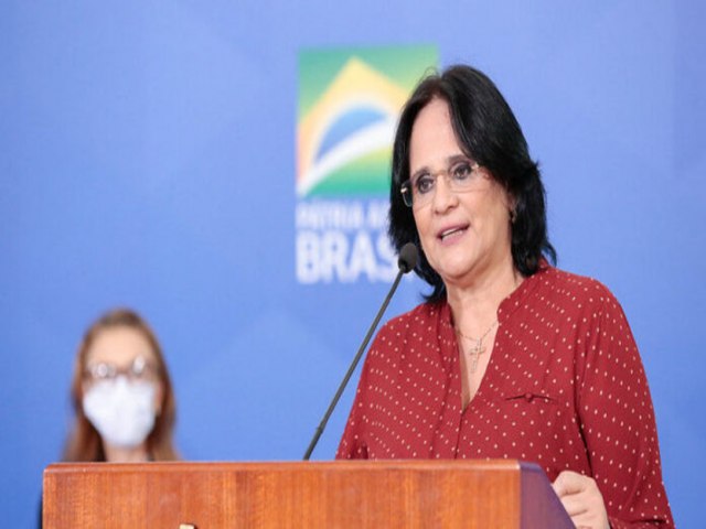 Algum vai rodar. Damares ser candidata ao Senado pelo DF.