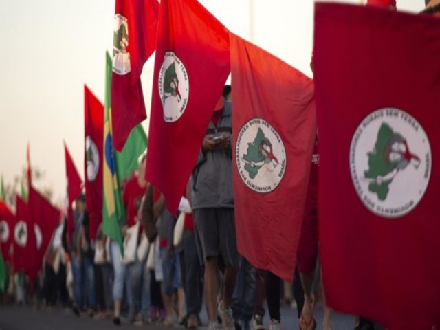 Bolsonaro fez mais pela reforma agrria do que Lula e isso  insuportvel para o MST.