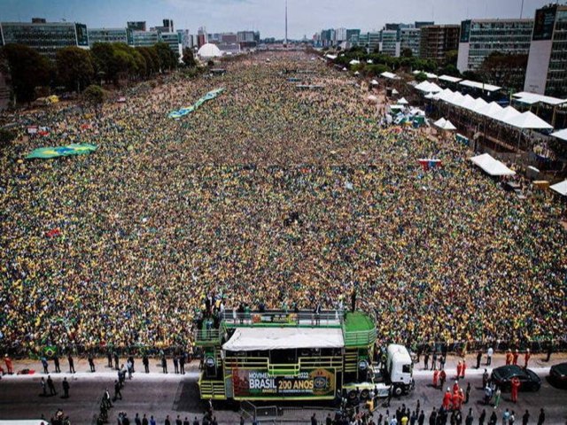 Maravilhoso!!!! Bolsonaro resgata patriotismo e 7 de setembro rene mais de 1 milho de pessoas em Braslia.