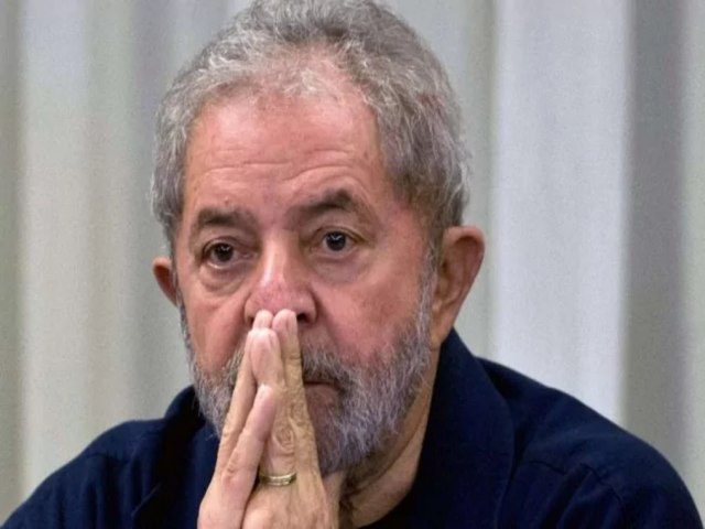 Lula toma uma 