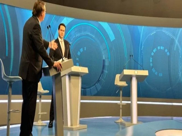 Fujo se acovarda e no participa de debate na Record. 