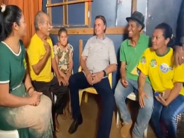 Bolsonaro  recebido em assentamento do MST e recebe apoio de agricultores e familiares.