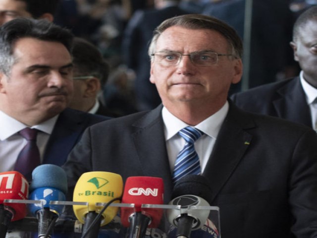 Pra quem sabe ler...A mensagem de Bolsonaro veio no tom e na hora certa.