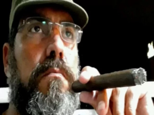 Dino (Famlia Dinossauro) troca chefe da PRF por nome mais militante e radical, um f de Fidel.