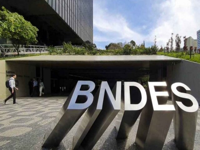 Se for verdade... BNDES contraria Lula sobre financiamento estrangeiro.