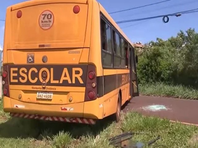 Estudante assume direo de nibus depois de motorista ter mal sbito.