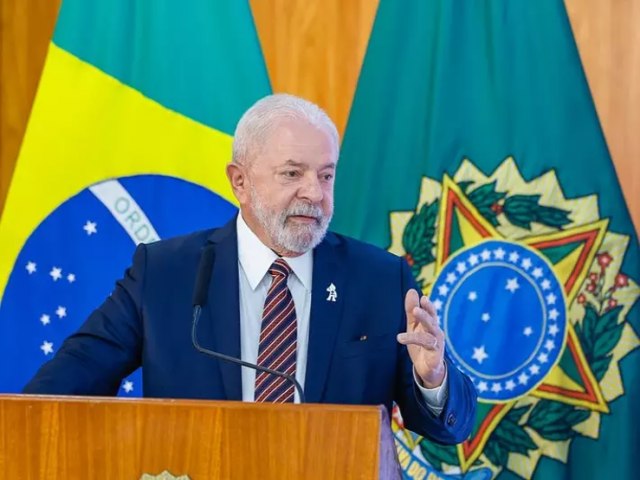 Por que ser? Lula distribui R$ 700 milhes a partidos em um nico dia.