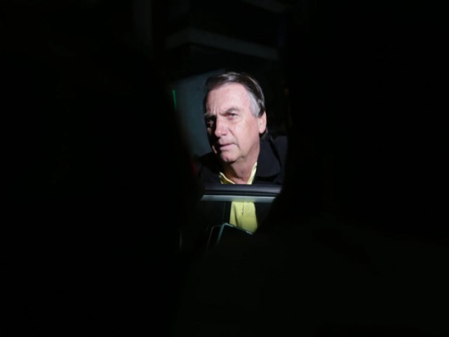 Muito Duvidoso! Bolsonaro recebeu mais de R$ 17 milhes em Pix em 2023, diz relatrio do Coaf.