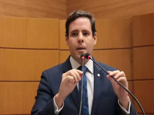 Pau que d em Chico...Deputado aciona STF e cobra incluso de Lula no inqurito das joias.