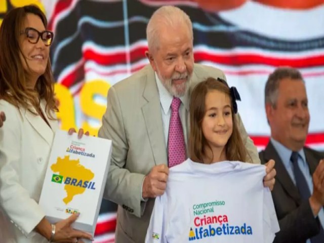 Lula no destina um nico centavo para alfabetizao