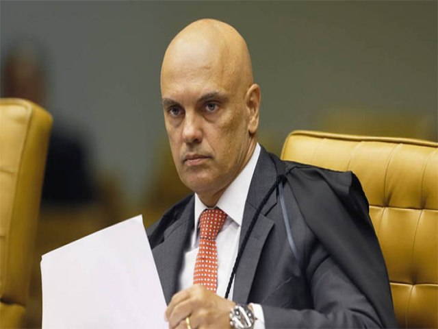 Defesa quer Moraes fora do caso envolvendo Bolsonaro