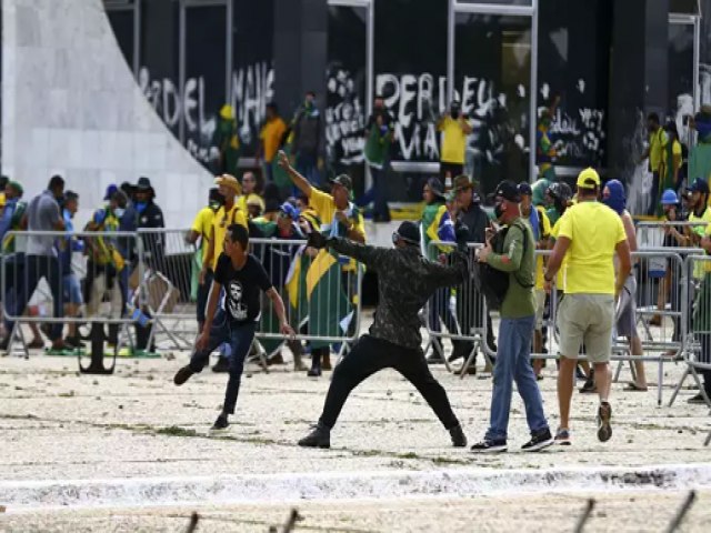 MORADOR DE RUA. STF: 1 absolvio total pelo 8/jan foi de 