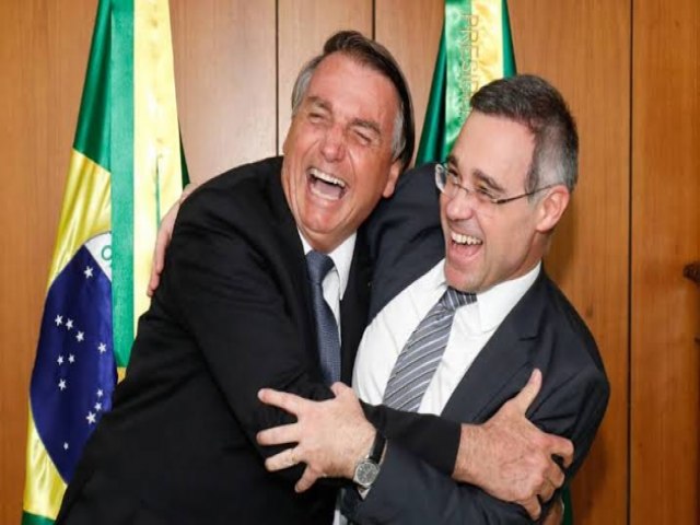 Inelegibilidade de Bolsonaro est com os dias contados. Surge um fio de esperana