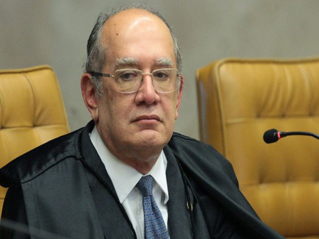 A esculhambao continua. Senado banca cursos de senadores. Adivinhem onde?