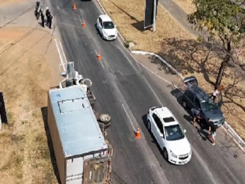 Rodovia da morte! Trnsito de caminhes  proibido na DF-463, sentido So Sebastio