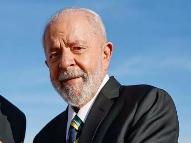 Corte ou cortina de fumaa? Perguntar no ofende. Lula sofre 