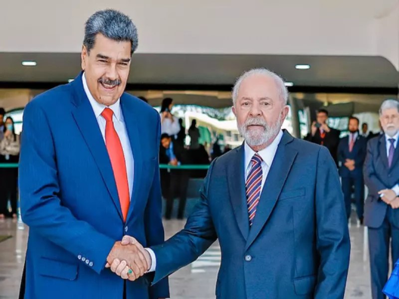 Lula passou vergonha adulando Maduro e agora vira alvo de insultos do ditador