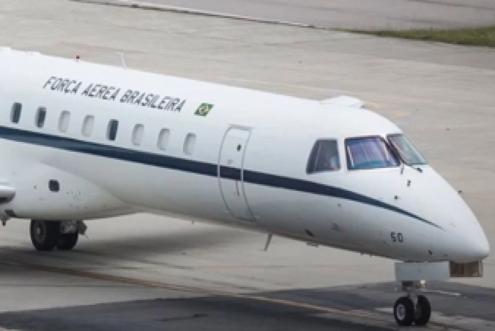 S� em 2025 o Governo Lula, j� torrou quase R$1 bilh�o em viagens. T� bom proc�?