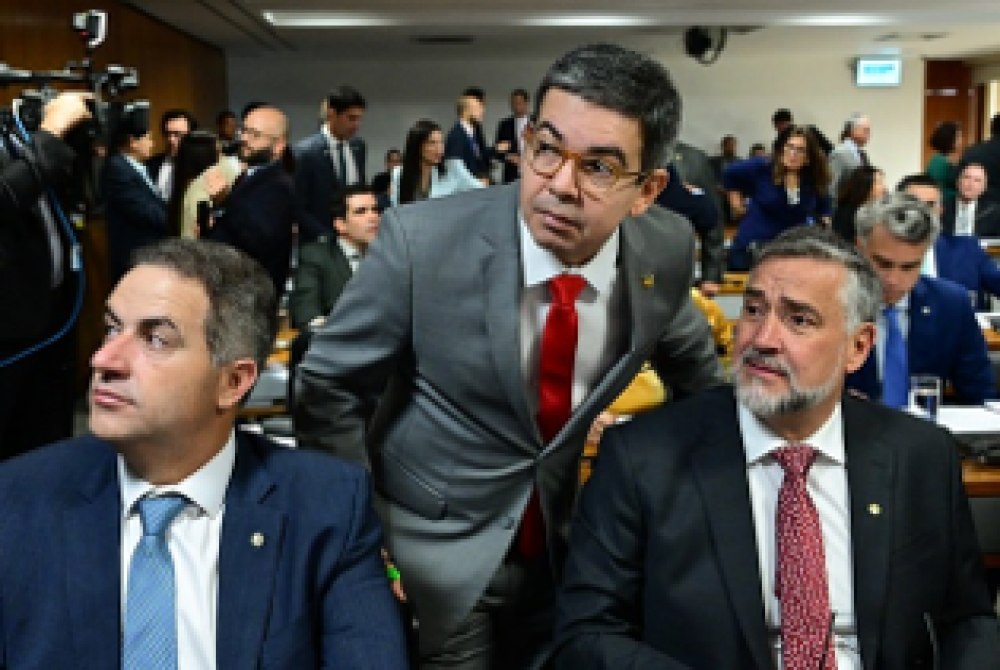 Lula libera R$200 milh�es para titulares da CPMI criada para investigar roubo no INSS