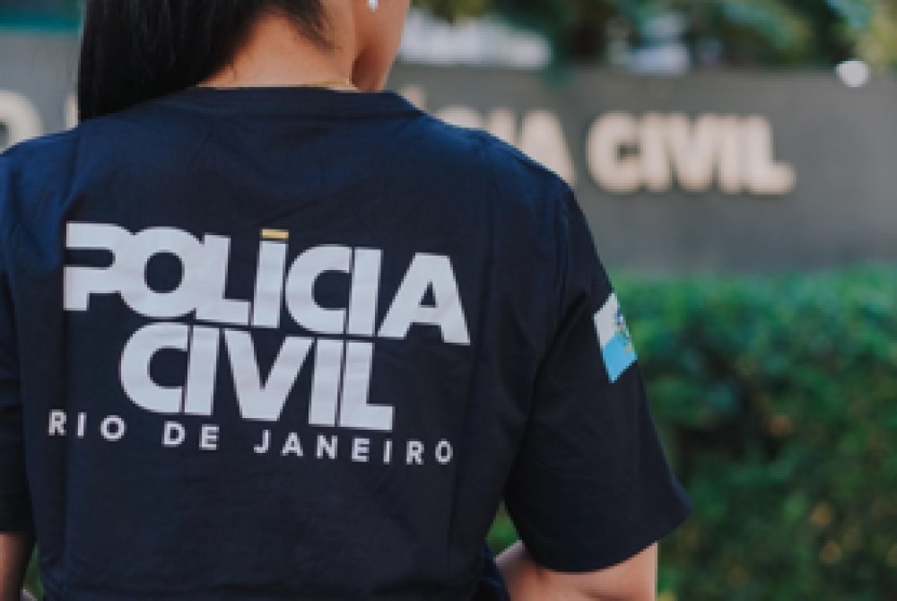 O Hell de Janeiro n�o � para amadores! Call center da f�: quadrilha cobrava at� R$ 1,5 mil por ora��es no Rio