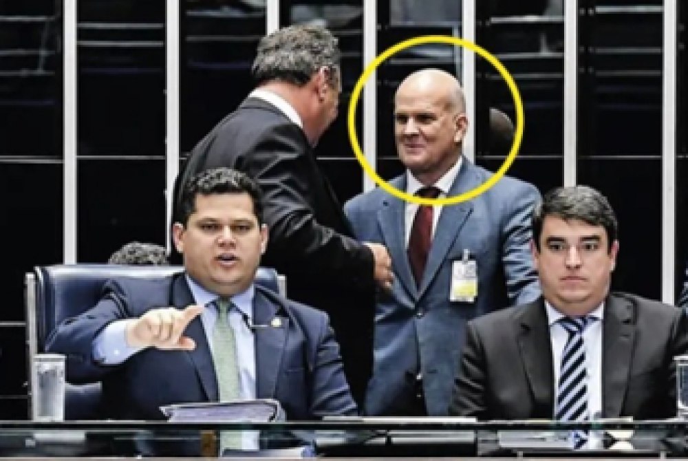 Alcolumbre mant�m boquinha no Senado de ex-assessor que � alvo da CPMI