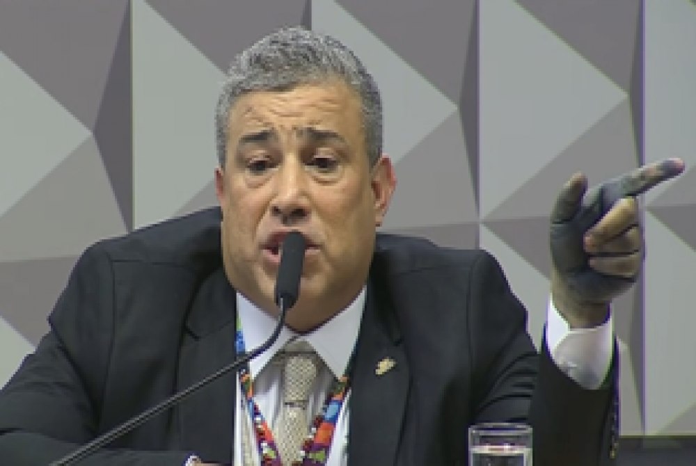 CPMI exp�e esquema milion�rio de confedera��o �s custas dos aposentados