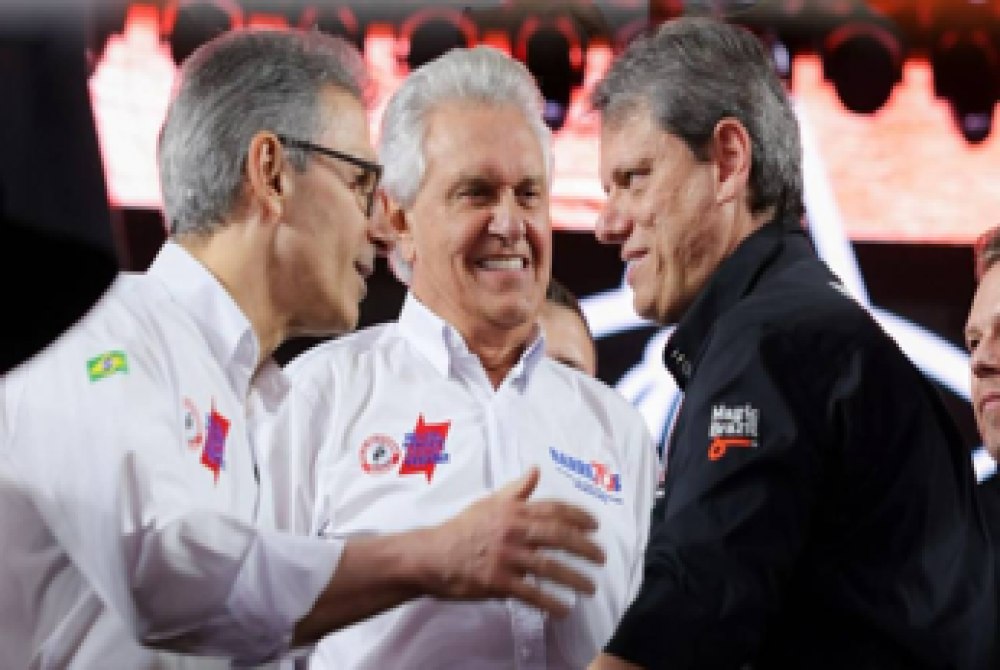 Pesquisas com reprova��o a Lula animam oposi��o