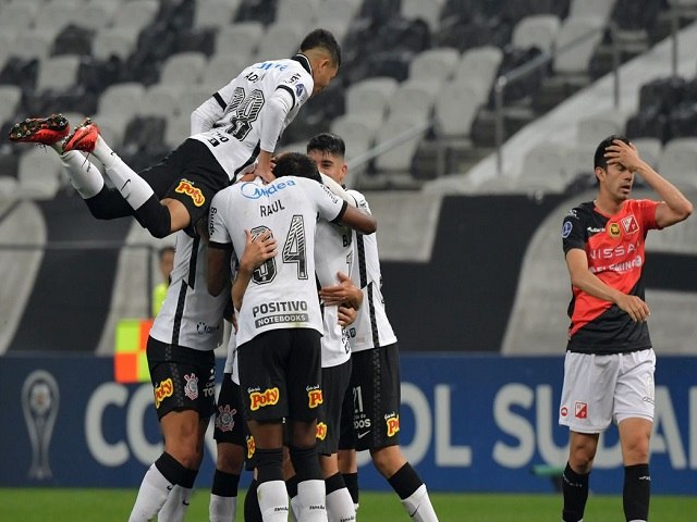 ul-Americana: Corinthians se despede com goleada em So Paulo