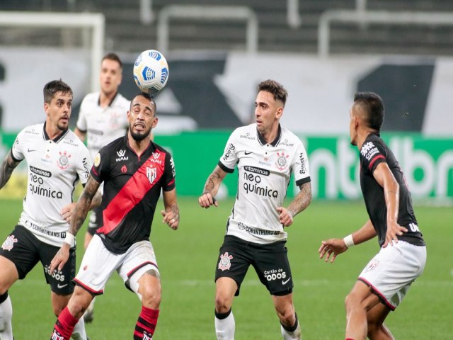 Atltico-GO bate Corinthians de novo e sai na frente