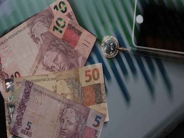 Especialista d dicas para brasileiros reorganizarem a vida financeira em 2022